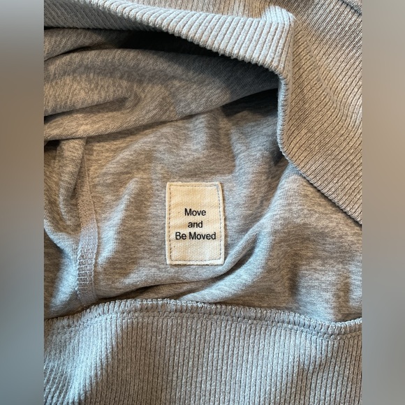 Vuori Heather Gray Women's Sweatshirt - Picture 4 of 5